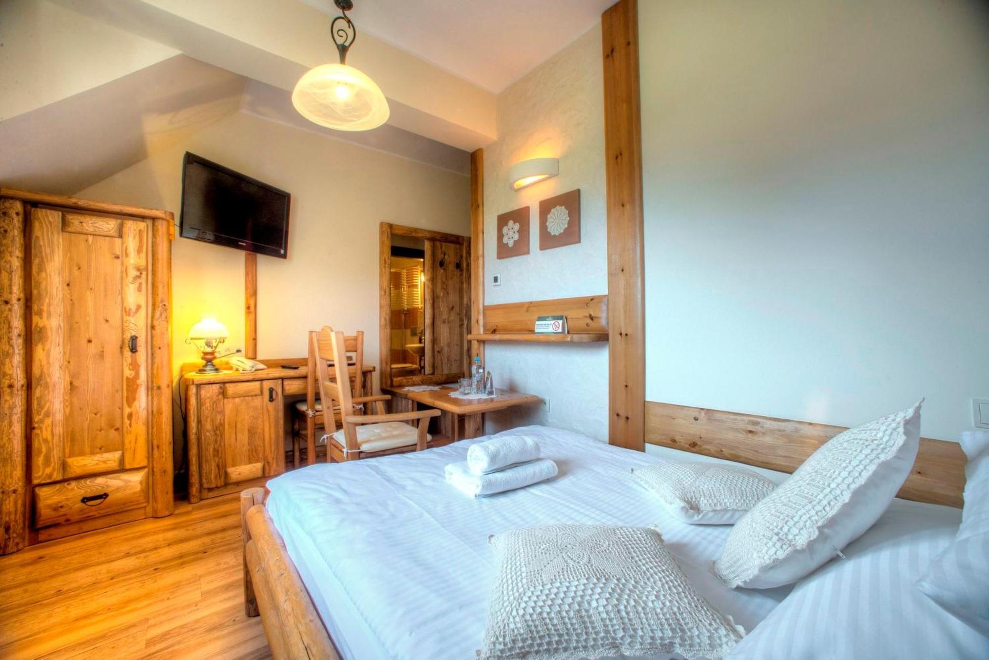 Hotel Carpatia Bieszczadzki Gosciniec Wetlina Bilik gambar